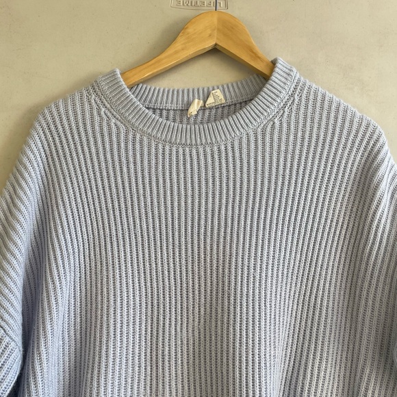 Oversized Sweater - Picture 2 of 3